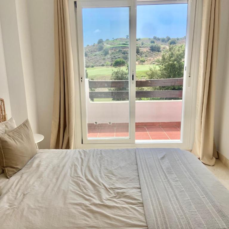 Calanova Grand Golf 2 Bed Apartment - golf course views - Apartamento de 2 dormitorios - 11