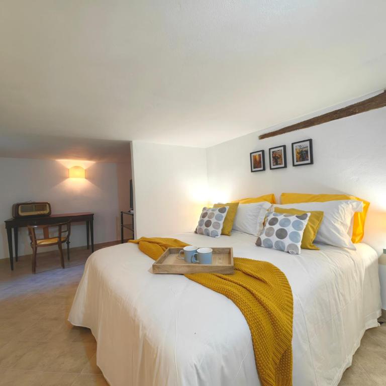 Centro storico-Marina Free Parking, Wifi,Netflix - Appartamento con 3 Camere da Letto - 2