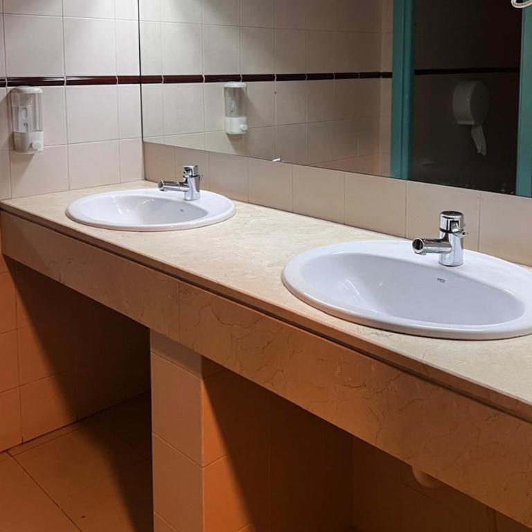 Hostel Estrella 20 - Etagenbett im Schlafsaal für Frauen - 4