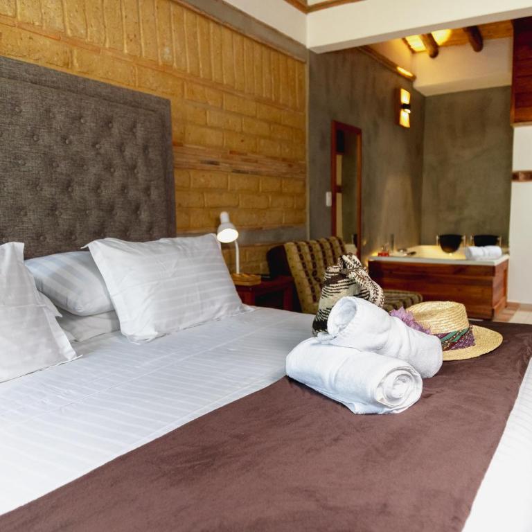 VoyAca Hotel - Alfareria - Suite with Hot Tub - 5