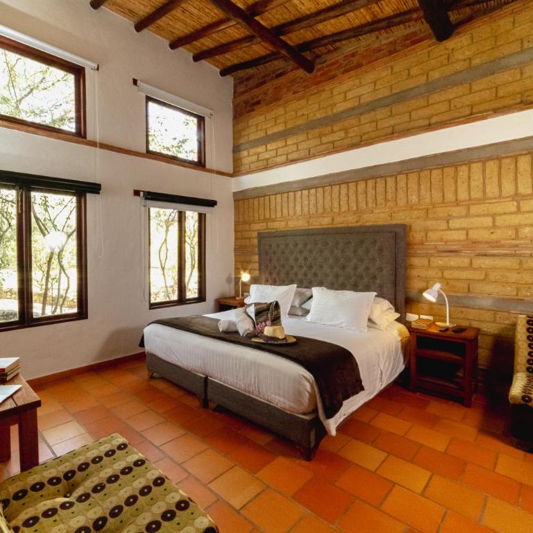 VoyAca Hotel - Alfareria - Suite with Hot Tub - 6