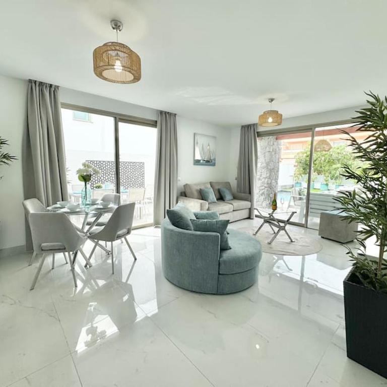 Welcome to Villa Bali a luxurious modern getaway - Villa - 16
