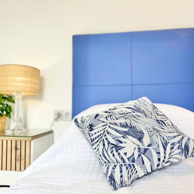 Welcome to Villa Bali a luxurious modern getaway - Villa - 36