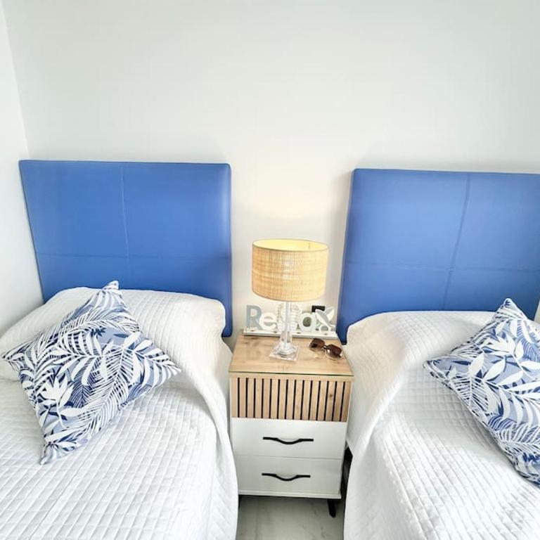 Welcome to Villa Bali a luxurious modern getaway - Villa - 32