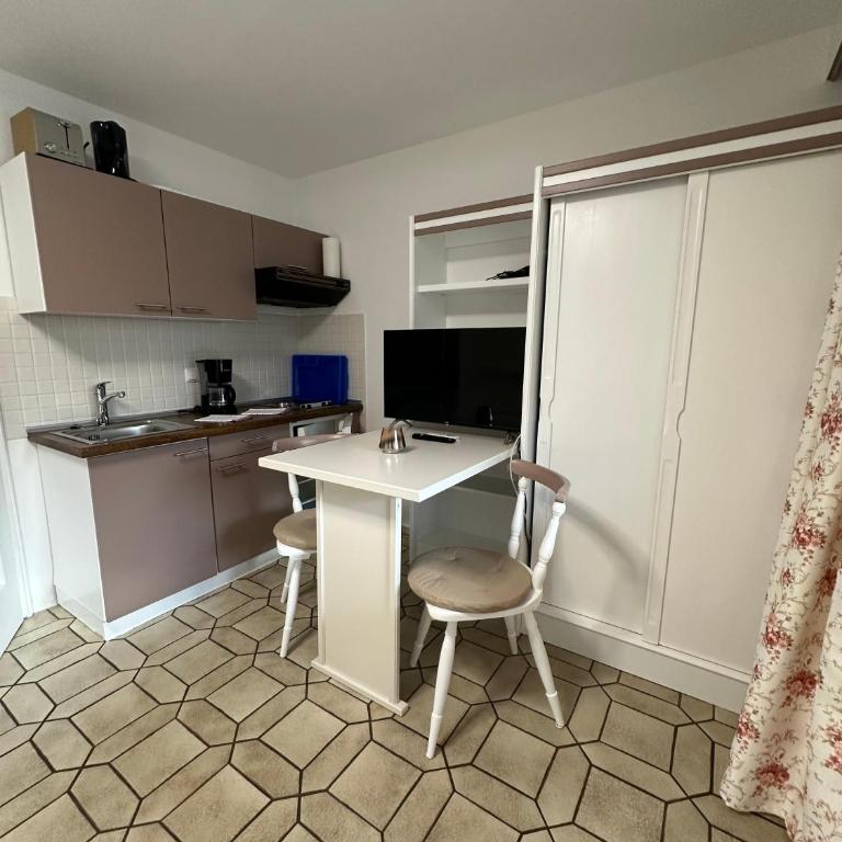 Gästehaus Deml - Studio-Apartment mit Balkon - 2