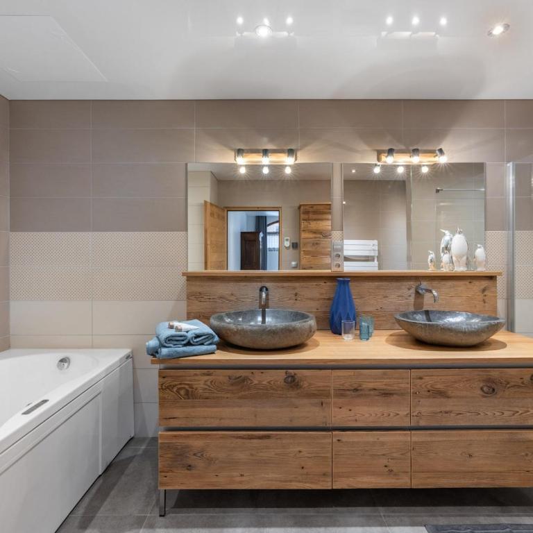 Loft spacieux avec spa, piscine, salle de sport et parking - Appartamento con 5 Camere da Letto - 10
