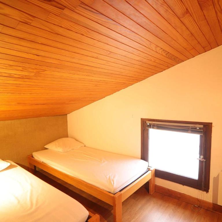 Spacieux duplex 3 pièces mezzanine à 250m des pistes avec parking, animaux admis - FR-1-297-340 - Apartment - 11