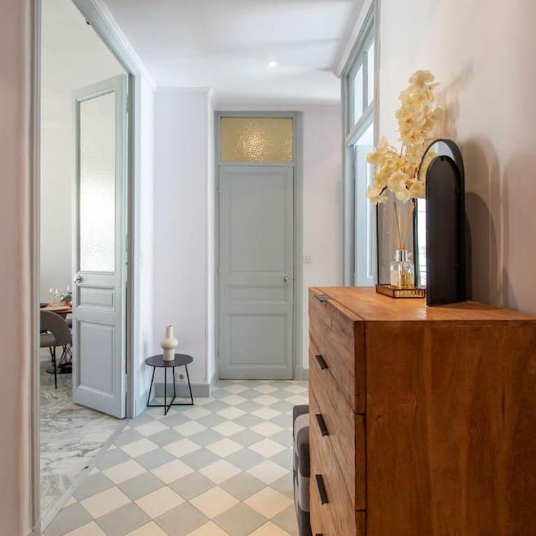 #57 Staywizus - Suite Notre Dame Central balcony & AC - Appartement 2 Chambres - 12