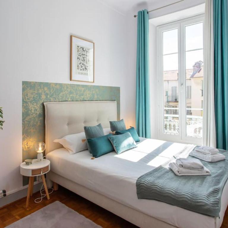 #57 Staywizus - Suite Notre Dame Central balcony & AC - Appartement 2 Chambres - 13