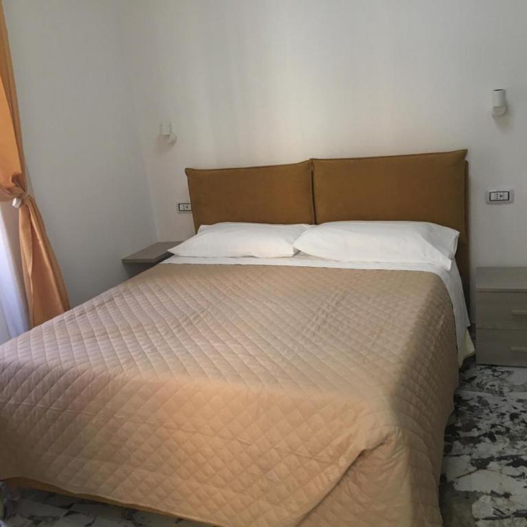 Bed&Breakfast MENNA - Camera Tripla con Bagno Privato - 1