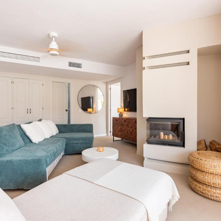 Los Naranjos modern 2 bedroom penthouse with views - Two-Bedroom Apartment - 1