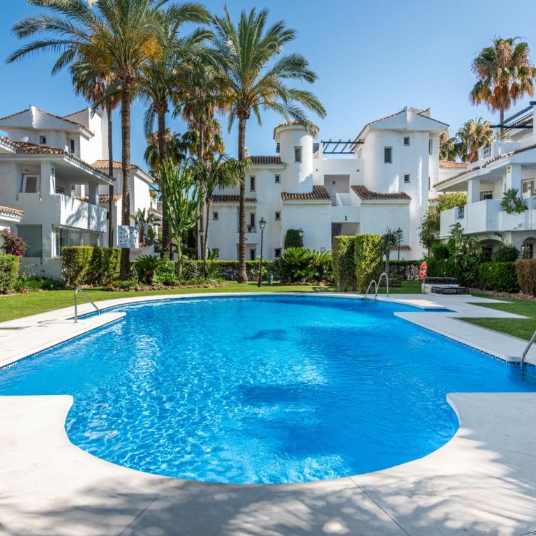 Los Naranjos modern 2 bedroom penthouse with views - Two-Bedroom Apartment - 13
