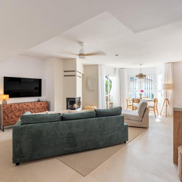 Los Naranjos modern 2 bedroom penthouse with views - Two-Bedroom Apartment - 16
