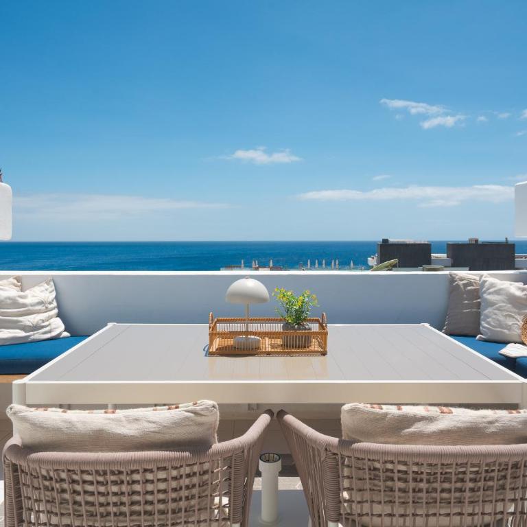 Casa Picon en Puerto del Carmen, con terraza, vistas al mar, piscina y junto a la playa - Apartamento de 2 dormitorios - 3