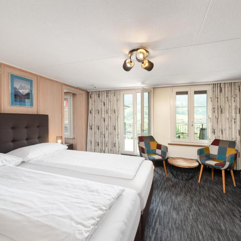 Jungfrau Lodge, Swiss Mountain Hotel - Dreibettzimmer mit eigenem Bad und Blick auf den Eiger - 2