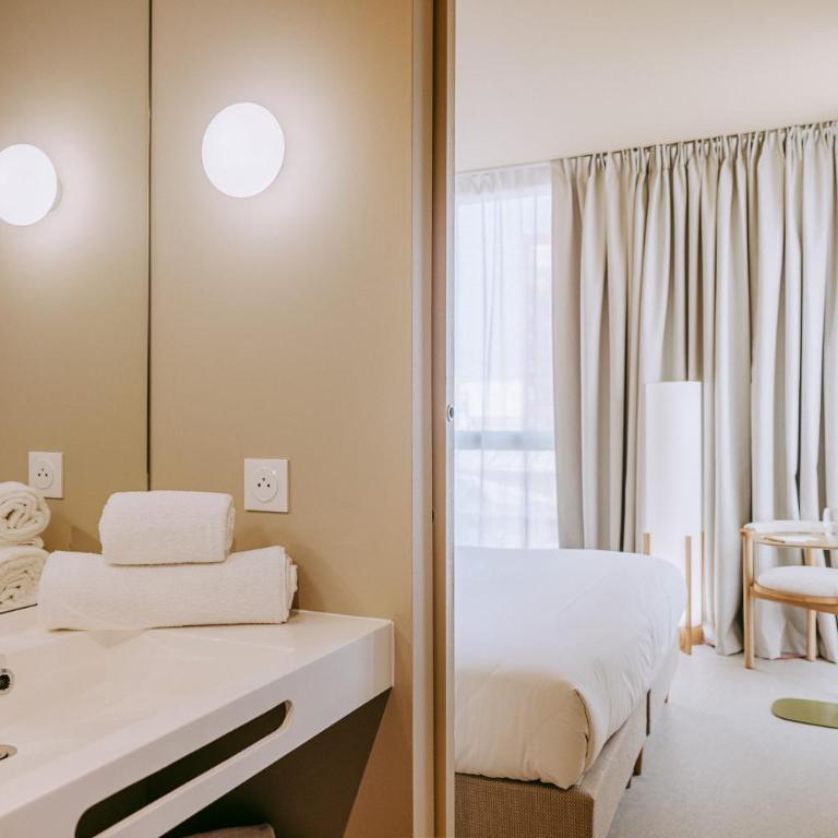 Sangha Toulouse - Chambre Deluxe Double ou Lits Jumeaux - 11