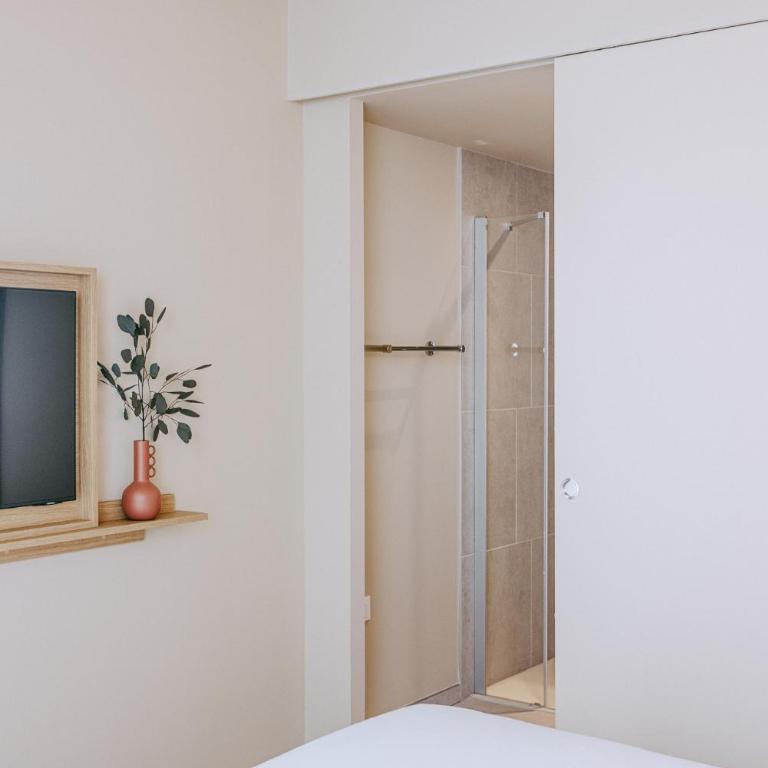 Sangha Toulouse - Chambre Deluxe Double ou Lits Jumeaux - 8