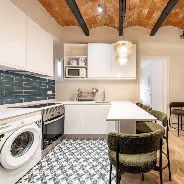 BeBarceloner Eixample Apartments- 4 bedrooms - Apartamento - 8