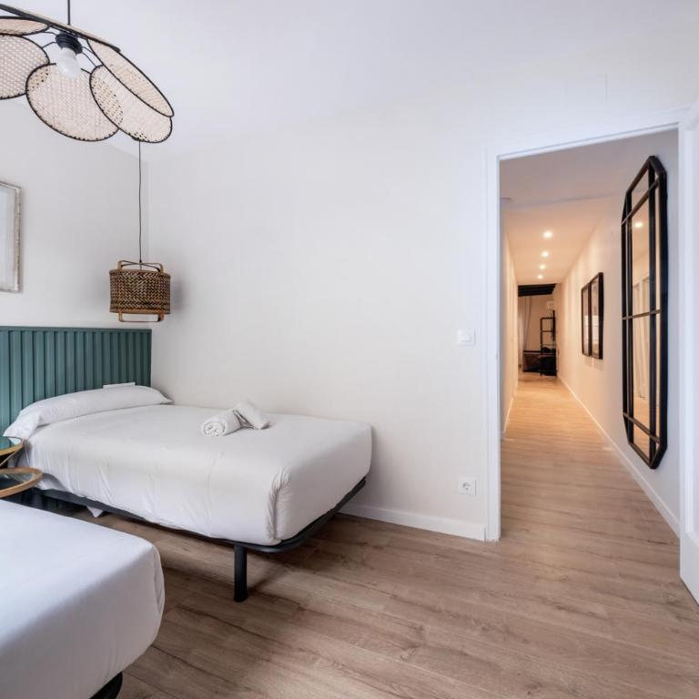 BeBarceloner Eixample Apartments- 4 bedrooms - Apartamento - 13