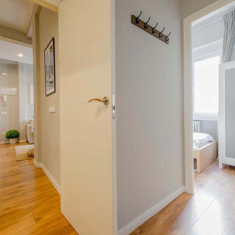 Excelente piso de 3 habitaciones en La Latina-Centro - Apartment - 17