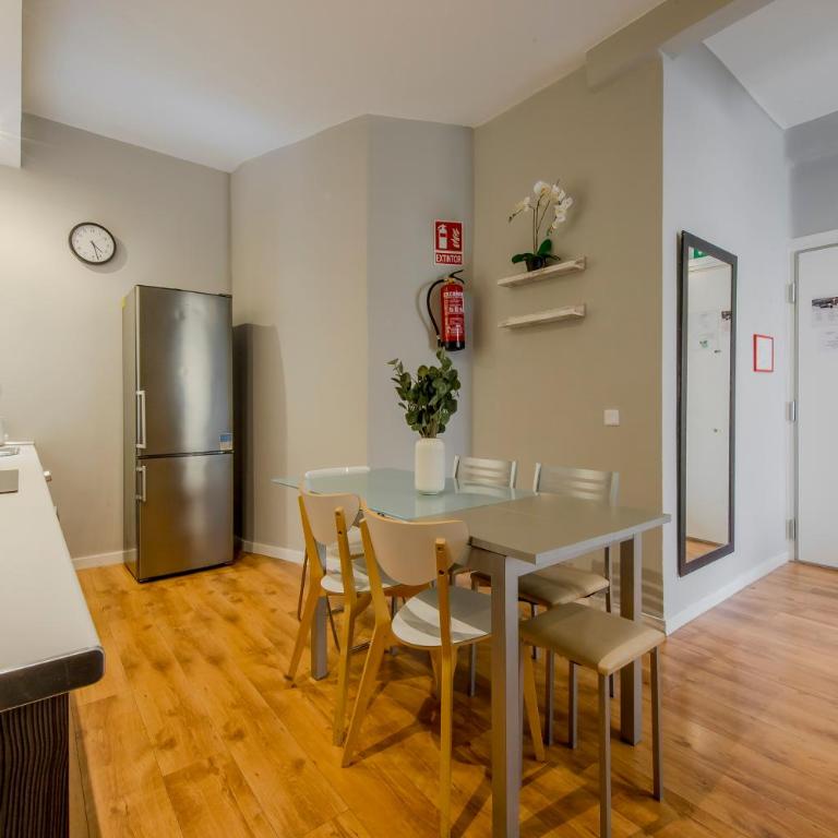 Excelente piso de 3 habitaciones en La Latina-Centro - Apartment - 9
