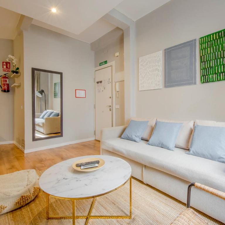Excelente piso de 3 habitaciones en La Latina-Centro - Apartment - 4