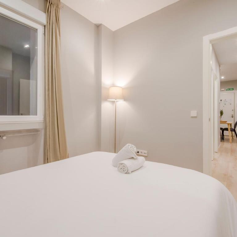 Acogedor Apt 3 habitaciones y terraza en el Centro de Madrid - Apartment - 18