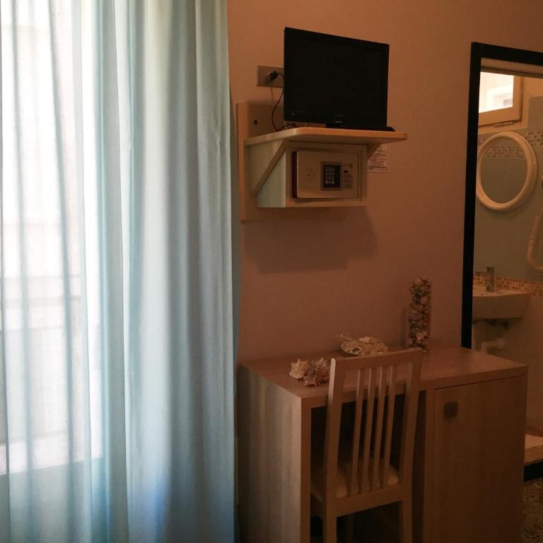 Abc Hotel - Camera Tripla - 1