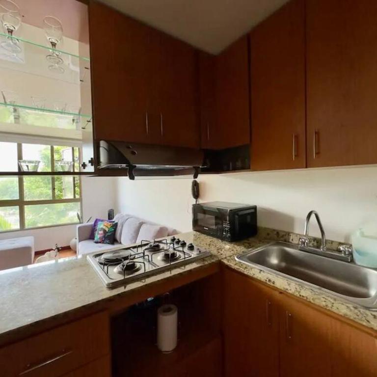 Apartaestudio cerca de Provenza y Laureles - Apartamento de 1 dormitorio - 2