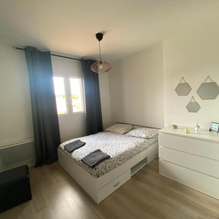Maison la Londe - Three-Bedroom House - 47