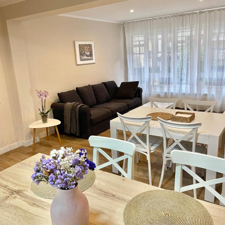 Apartamento en Oviedo con parking y wifi - Apartamento de 3 dormitorios - 1