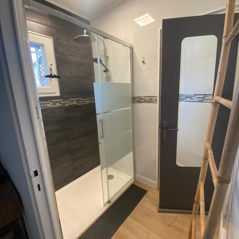 Maison la Londe - Three-Bedroom House - 53