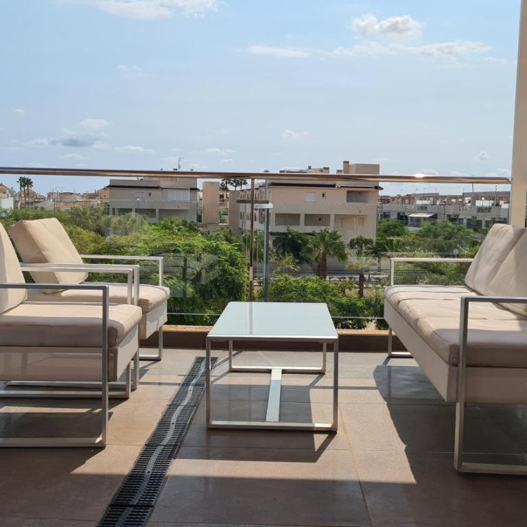 Penthouse 2 bedrooms in Mil Palmeras - Apartamento - 24