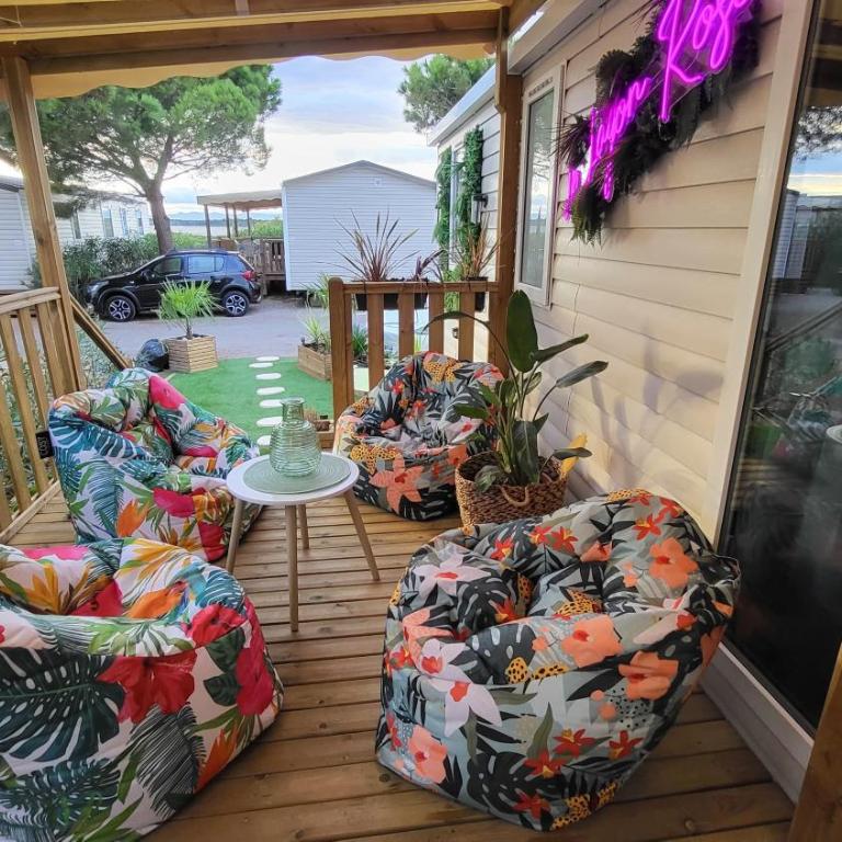 Le Lagon Rose nice bungalow Camping SIBLU le Mar Estang Canet-en-Roussillon, 2 rooms, 2 bathrooms, 2 TV, free WIFI, sheets & towels included, beach at 5 mn walk - Mobile Home - 17