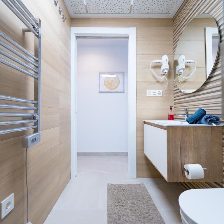 YourSpain Apartament S212A - Three-Bedroom Apartment with Balcony - 20