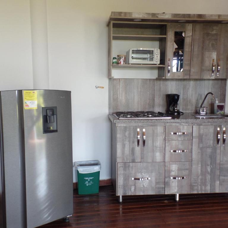 Glamping con jacuzzi y cocina- El Peñol a 30 minutos de Guatapé - Villa Deluxe - 44