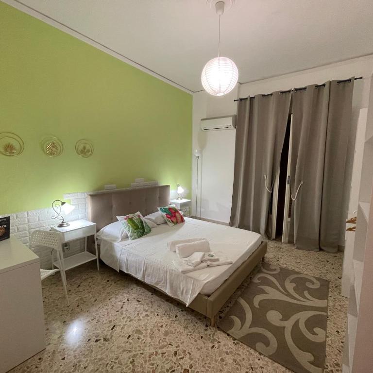 Casa dei nonni di Yuri - Large Double Room - 1