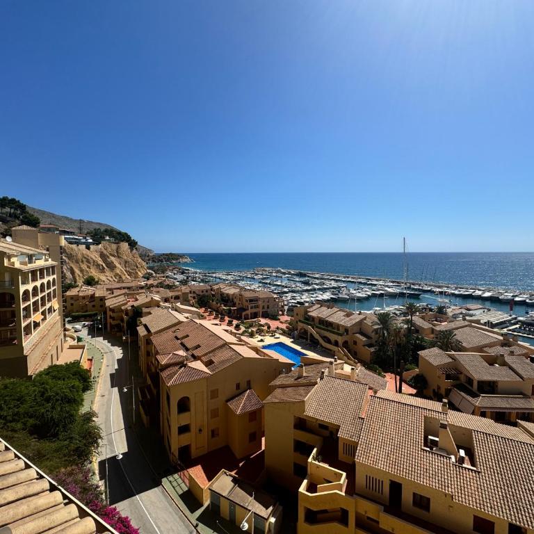Sunrise Beachfront Apartment by the Marina - Apartment mit Meerblick - 2