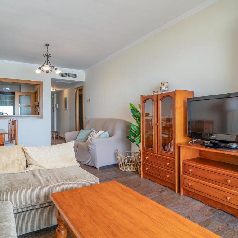 2 Bedroom Nice Apartment In Fuengirola - Apartamento de 2 dormitorios - 3