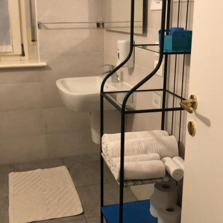 B&B Homer Trento - Camera Quadrupla con Bagno Privato - 3