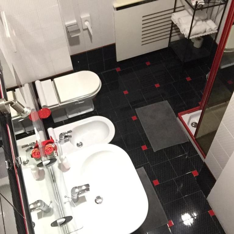 B&B Homer Trento - Camera Quadrupla con Bagno Privato - 8