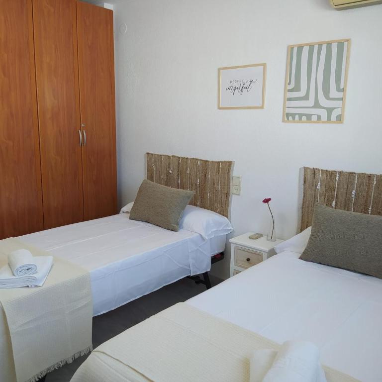 Casa Fatinafar - Three-Bedroom House - 14