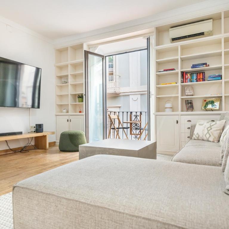 Charming apartment with private patio by REMS - Apartamento con 4 dormitorios - 7