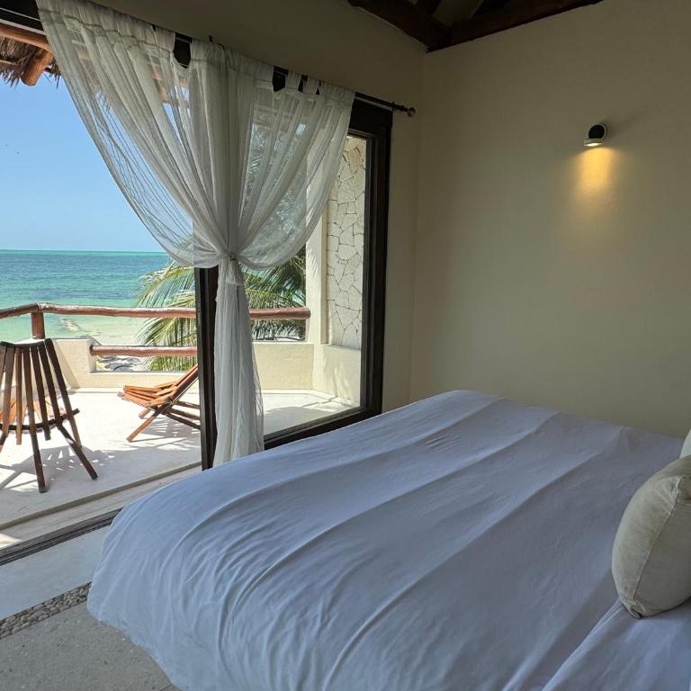 Casa Punta Coco & Beach Club - Habitación Doble Deluxe con balcón y vistas al mar - 6