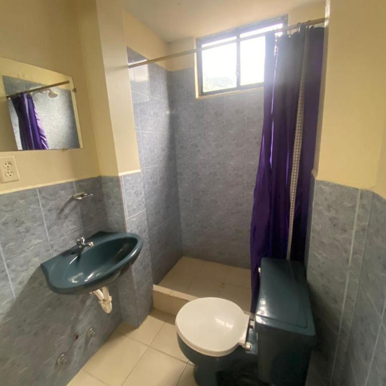 Andes Hostal - Habitación Cuádruple con baño privado - 2