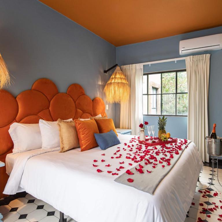 HOLT Art Deco Retreat in Vibrant 3 Bedroom Villa - Casa - 11