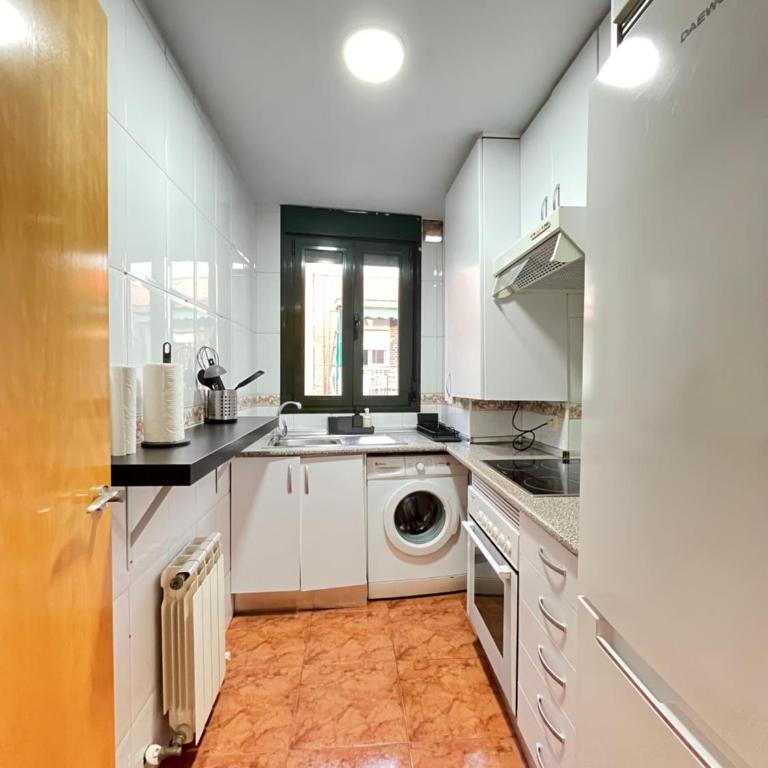 Madrid 2 Javalambre Temporal - Apartamento de 2 dormitorios con vistas a la ciudad - 3