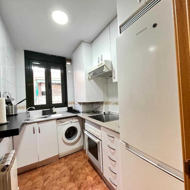 Madrid 2 Javalambre Temporal - Apartamento de 2 dormitorios con vistas a la ciudad - 18