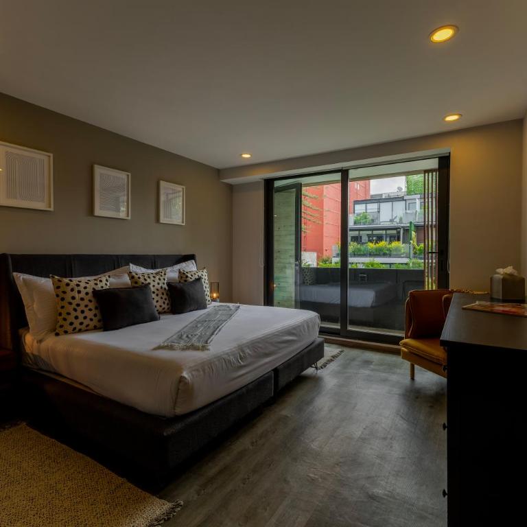 Capitalia Galileo Residences - Luxury Apartment, 3 Bedrooms, Balcony, Street View - 21