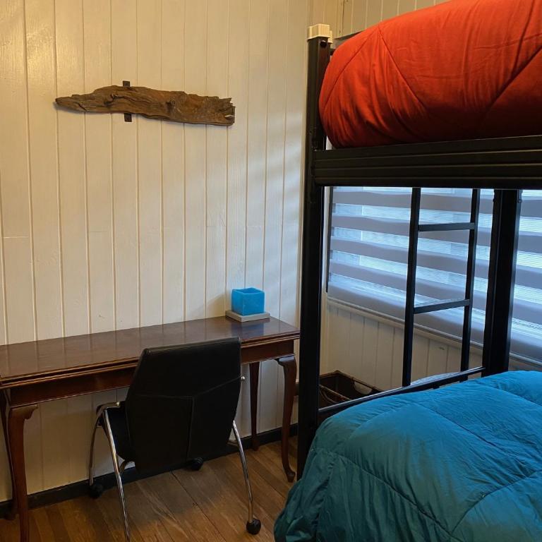 Hostel Cala 816 - Habitación Compartida Mixta - 4 camas - 8